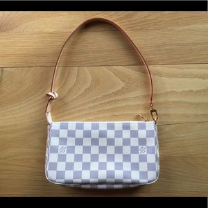 💯% Authentic Louis Vuitton Pochette Accessoires